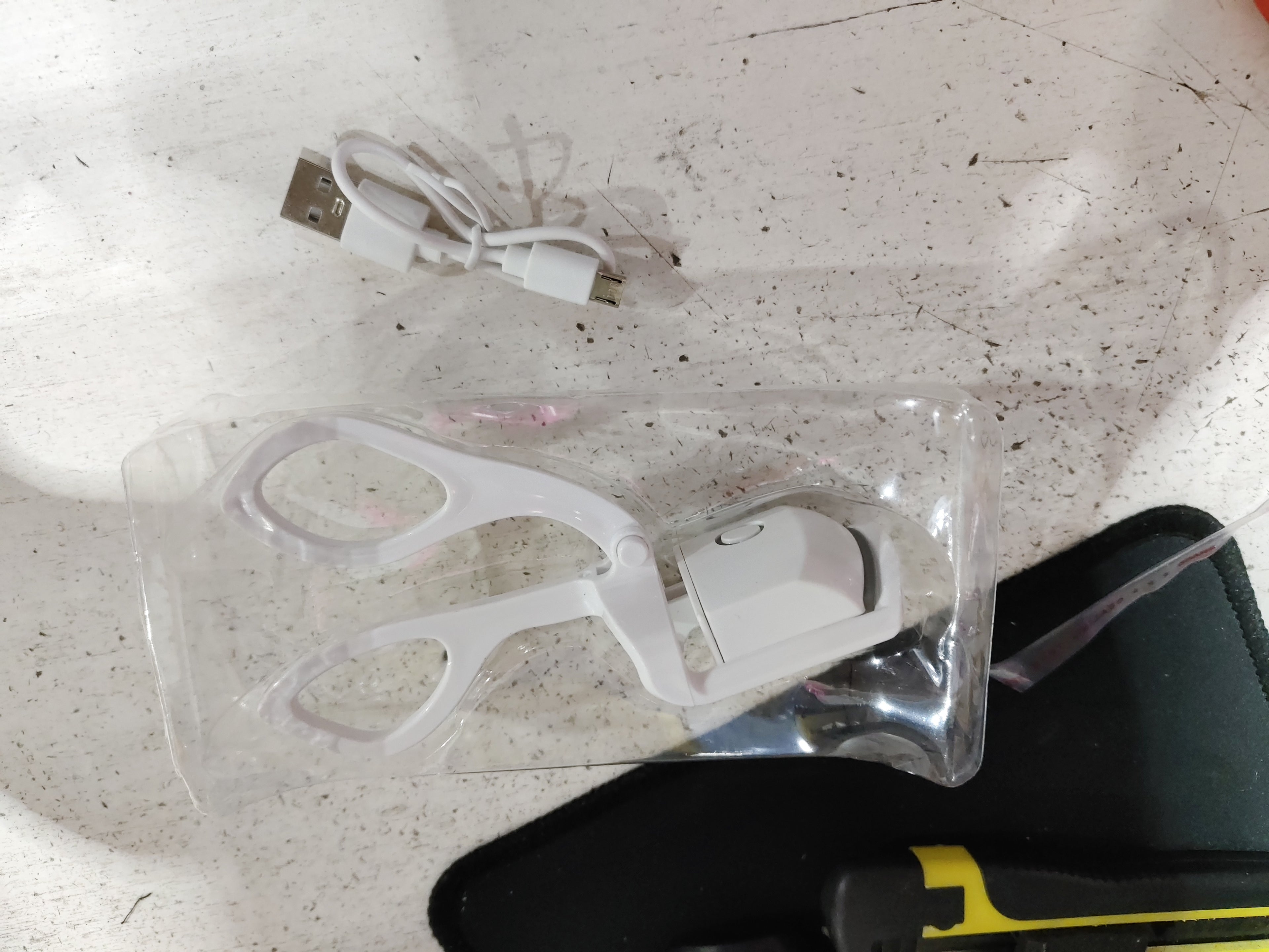 Curl pro- heated eyelash curler